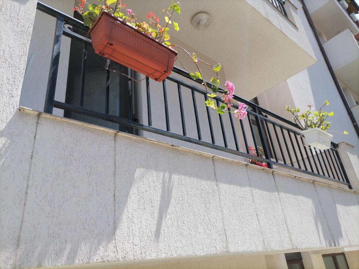 White Home-Apartament Burgas Extérieur photo