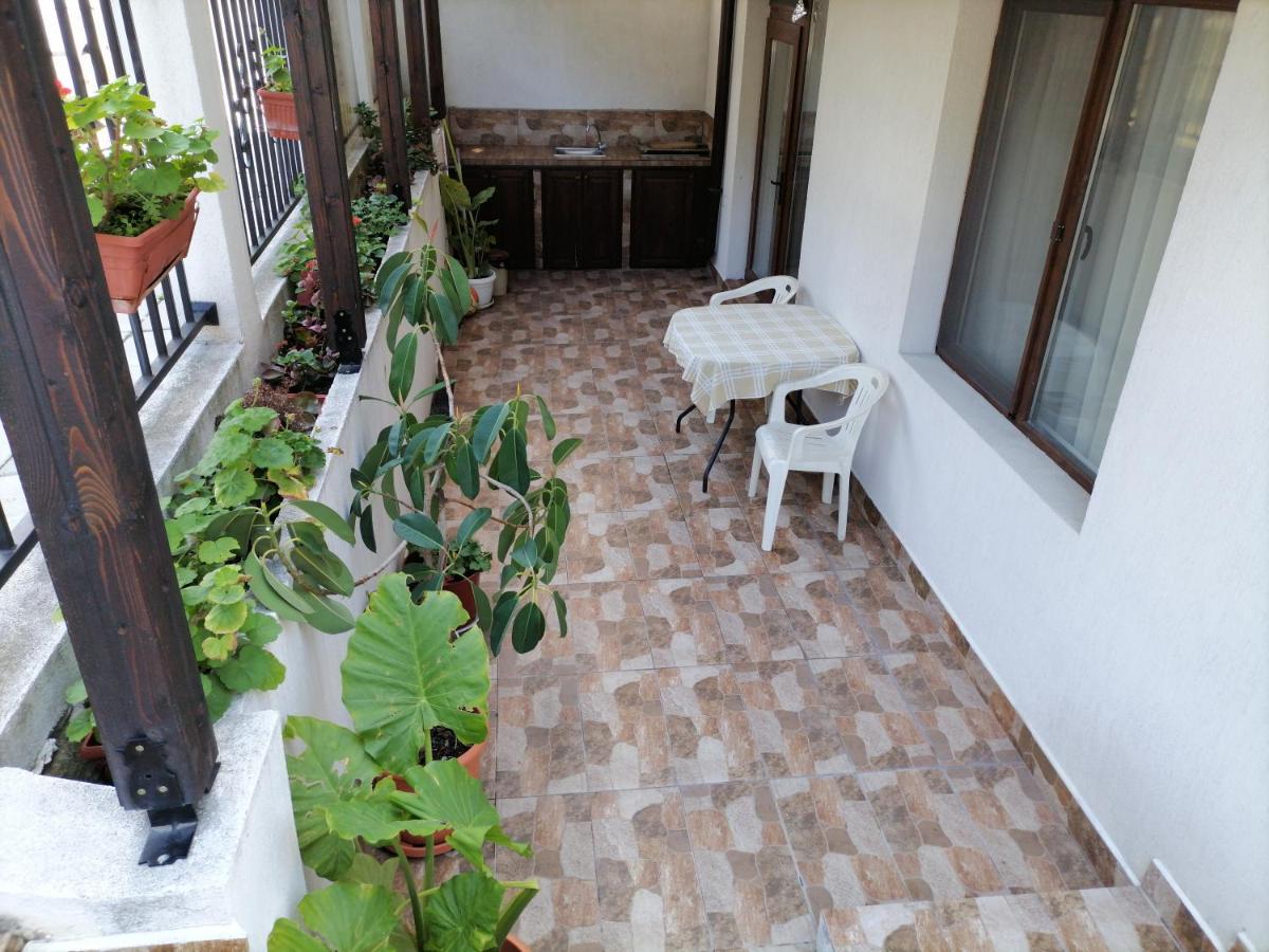 White Home-Apartament Burgas Extérieur photo